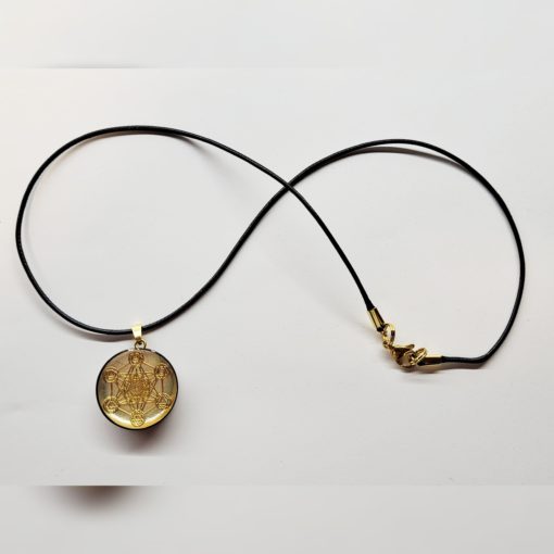 Pendentif Métatron de Ø2.5 cm, couleur doré fond doré, avec solides platon, création artisanale Martinique.
