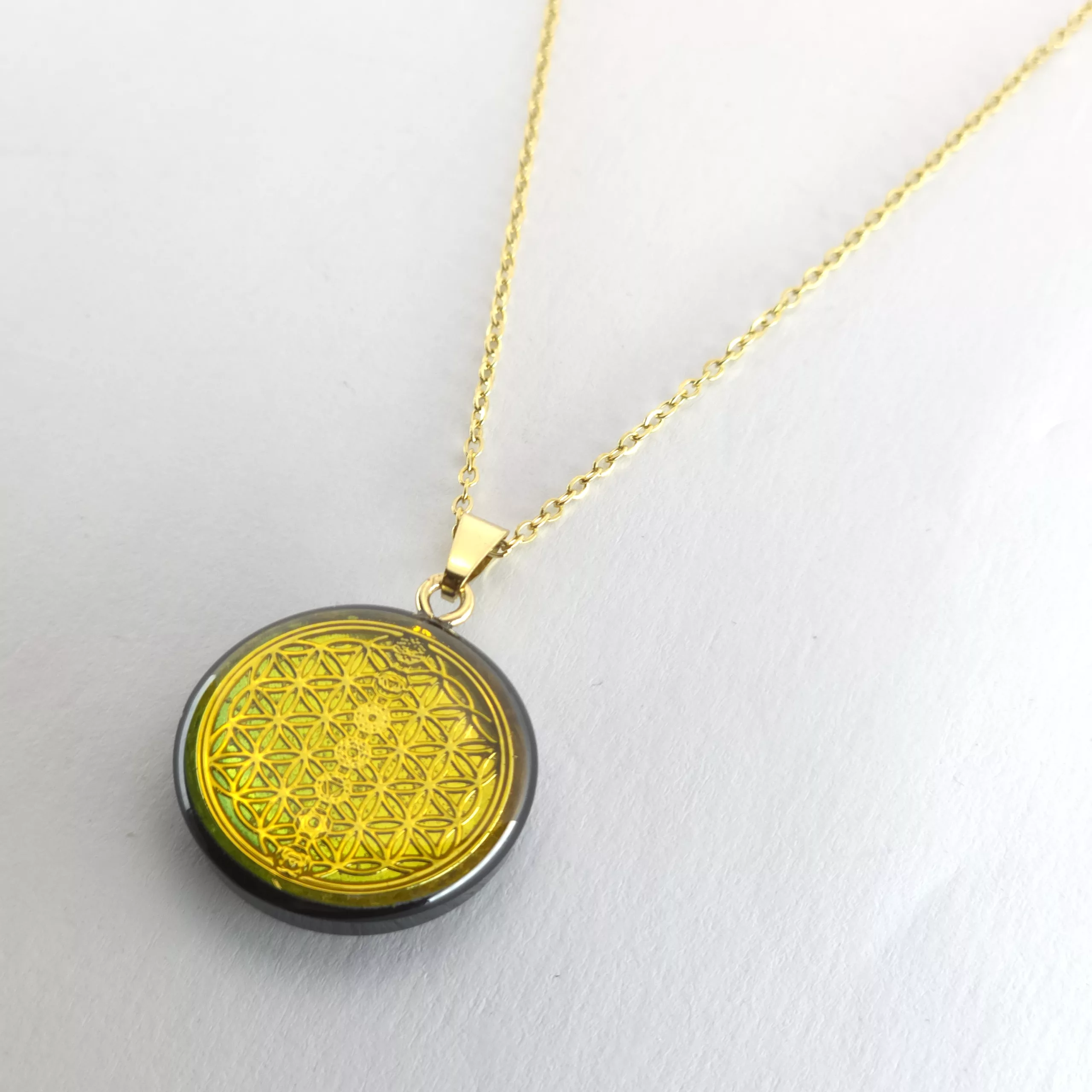 Pendentif fleur de vie 7 chakras artisanale avec chaine