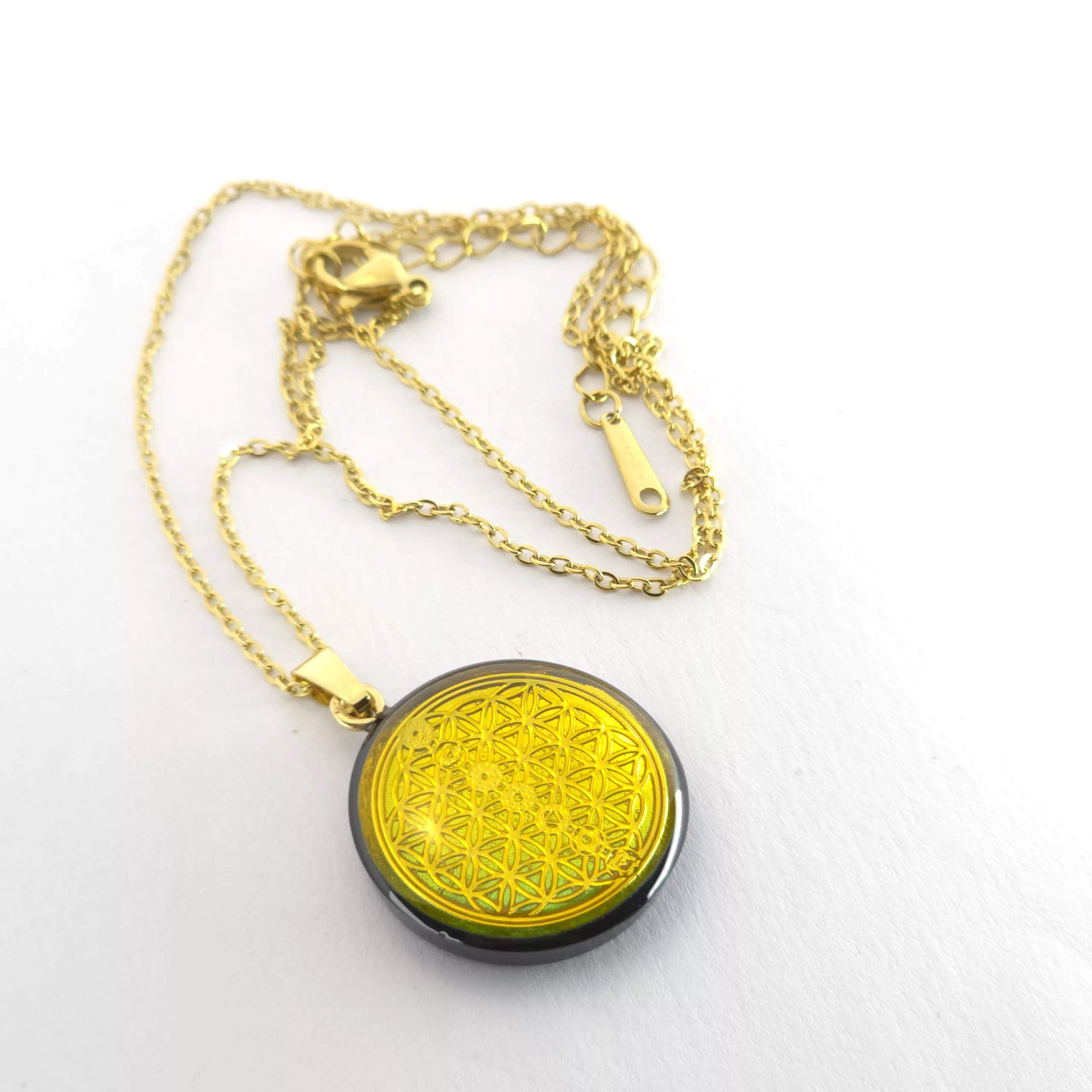Pendentif fleur de vie 7 chakras artisanale avec chaine