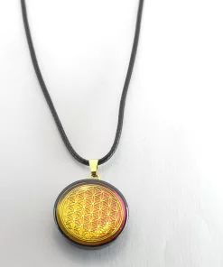 Pendentif artisanal fleur de vie fond coloré
