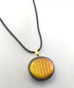 Pendentif artisanal fleur de vie fond coloré