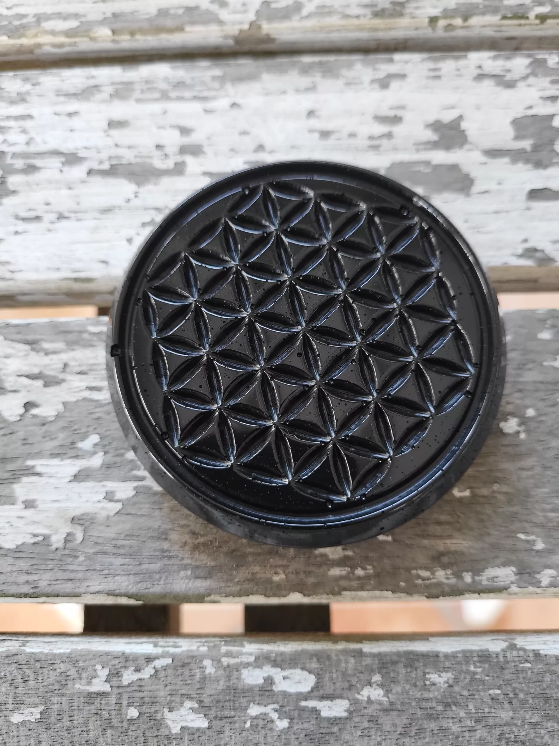 plaque de rechargement fleur de vie - shungite 6cm