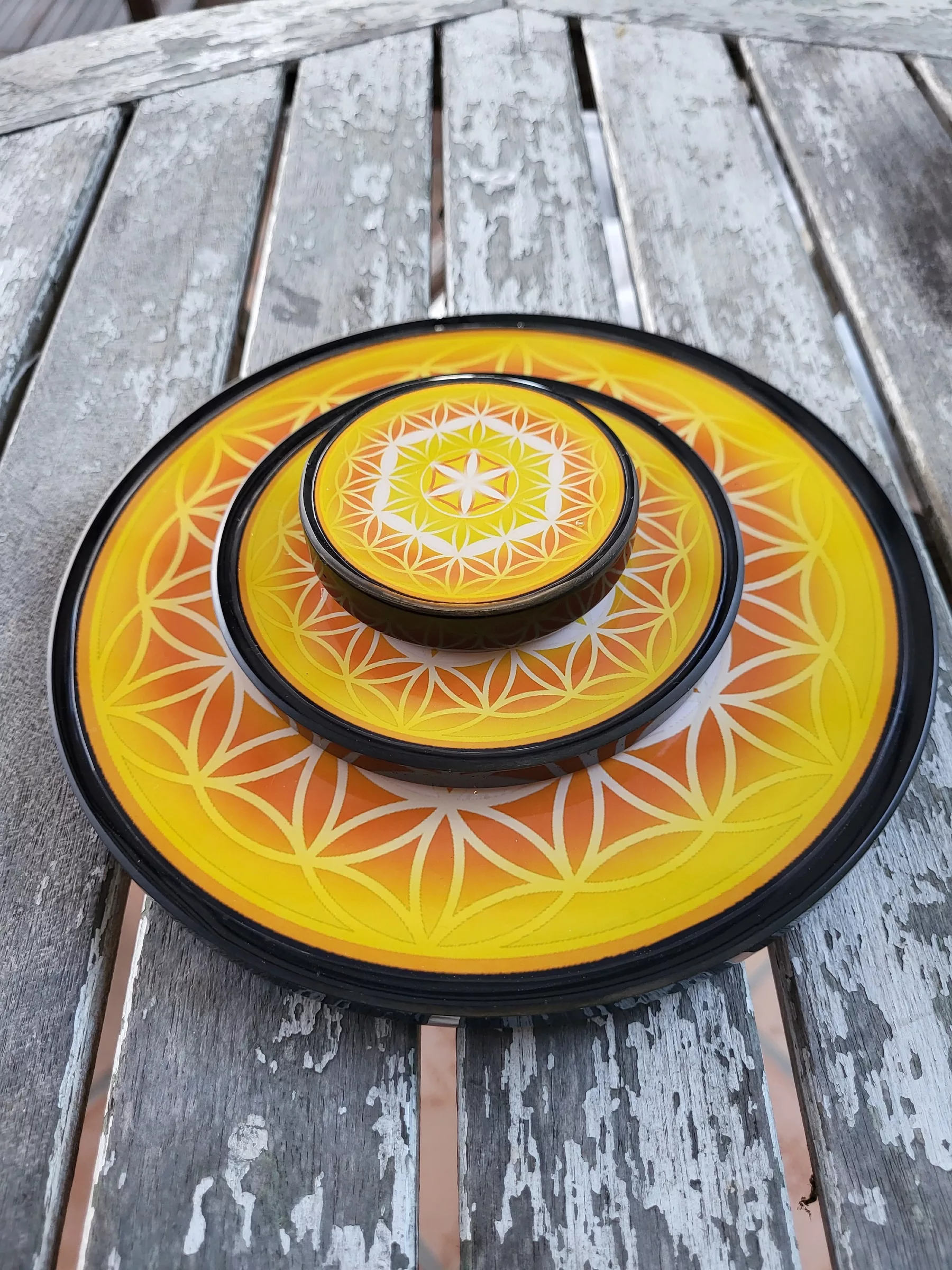 plaque de rechargement fleur de vie - shungite - jaune